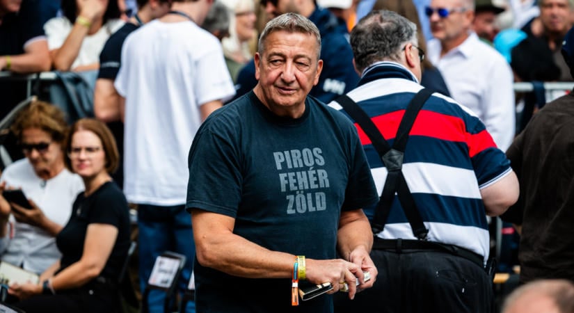 Bayer Zsolt válaszolt Molnár Áronnak: Kívánom, hogy mindenki ennyi kárt okozzon