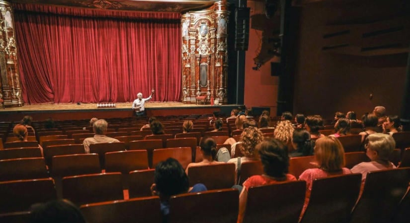 A New York-i Broadway árait idézi a pesti teátrum - ultrán elszaladtak a jegyárak