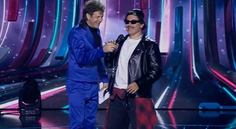 Kiragadta Tilla kezéből a mikrofont a kieső Kovács Áron, és zsűri is elnémult, olyat közölt ott a Sztárban sztárban