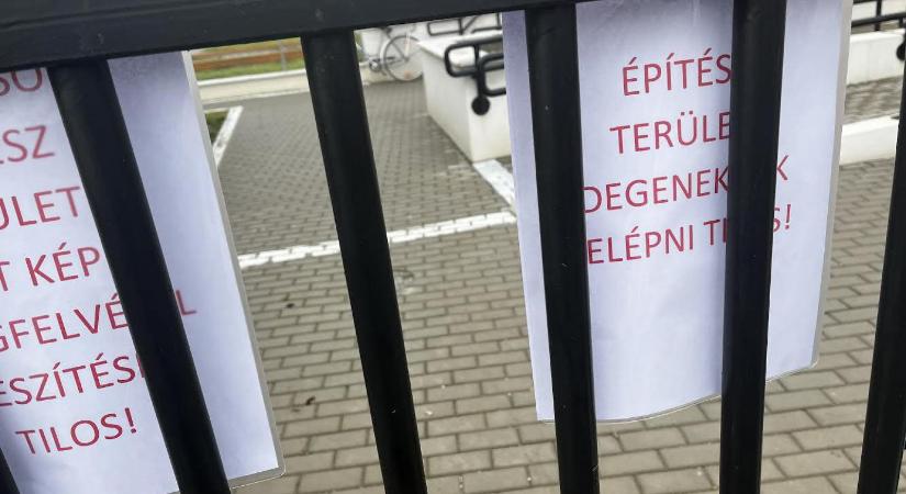 Hadházy Ákos: Bár már tavaly márciusban átadták, gyerekeket nem találni a 340 milliós alsószentmártoni bölcsődében
