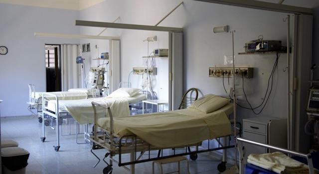 Többször ájultra vertek egy részeg férfit az ápolók a pécsi detoxikálóban