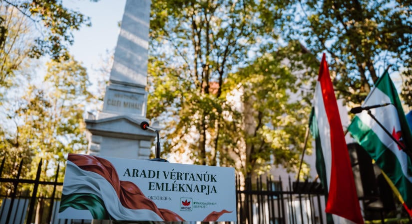 „Rajtunk is múlik, hogy a remény tovább éljen” – Az aradi vértanúkra emlékeztek Marosvásárhelyen