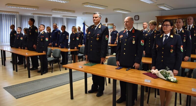 Fejet hajtottak a hősök előtt a somogyi tűzoltók