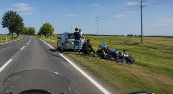 Megszólalt a 4-es úton életet mentő motoros: „Ez nem szenzáció – természetesnek kell lennie!”
