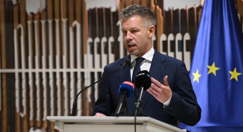 Késő estébe nyúlt a vita Brüsszelben – Magyar Péter elárulta, mi történik zárt ajtók mögött