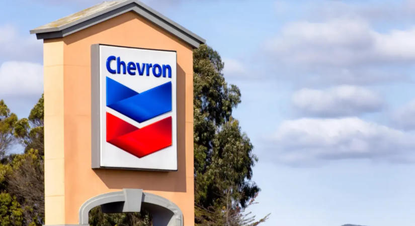 A Chevron vezérigazgatója szerint valós veszélyt jelent a globális olajiparra az iráni konfliktus