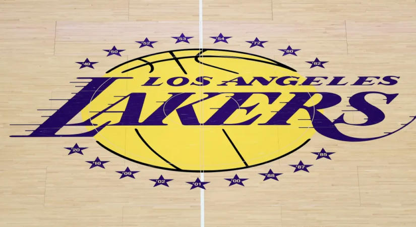 Közel 4 ezer milliárd forintnak megfelelő összegért veheti meg a Los Angeles Lakers-t Trump vejének testvére és üzlettársa