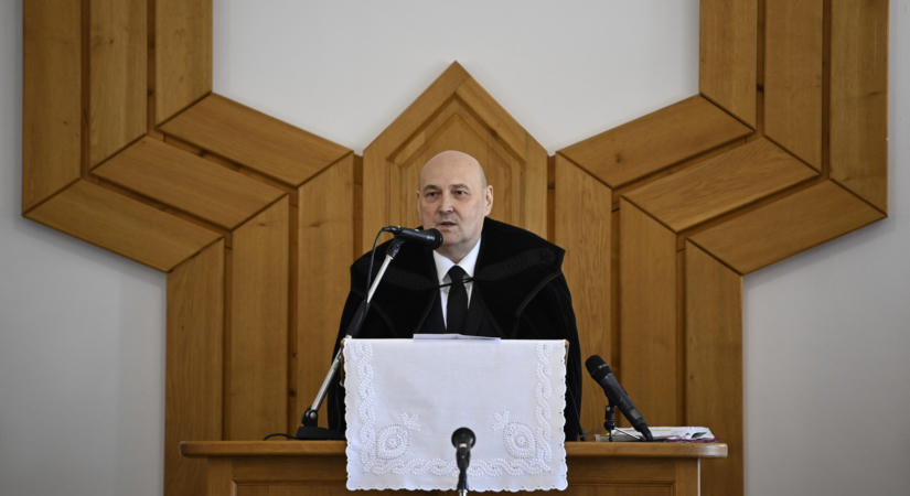 Ökumenikus istentisztelet az államalapítás ünnepének előestéjén: Steinbach József hirdet igét a Budavári Evangélikus Templomban