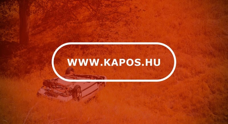 Árokba borult egy mikrobusz Marcalinál