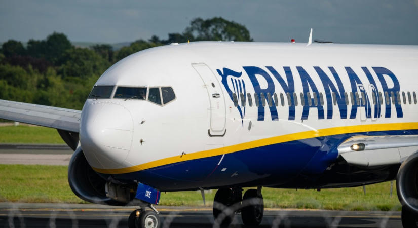 Megvan az első jelentés a kirobbant ablakú Ryanair gépről – így zajlott a baleset