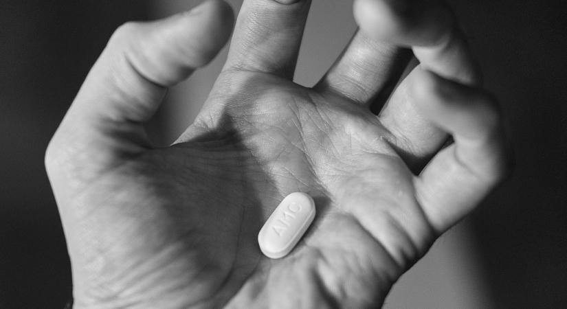 Titokban abortusztablettával próbálta megölni meg nem született gyermekét egy férfi