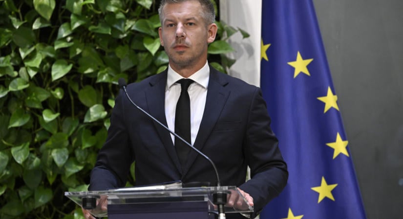 Ha Várkonyi Andreával havonta csak 10 milliót költenének, akkor ez az összeg 14.575 évig lenne elég – Magyar Péter Mészáros Lőrincnek üzent, hosszan sorolta, mennyi pénz az autópálya-koncesszió 23 ezer milliárdja