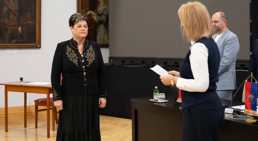 Új képviselő tette le az esküt Borsodban, ő folytatja a munkát a lemondás után