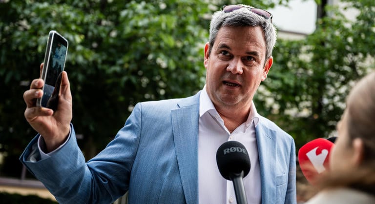 Hős, bohóc, agyhalott – Elszabadultak az indulatok Takács Péter posztja alatt, de a politikus csak hálát érez