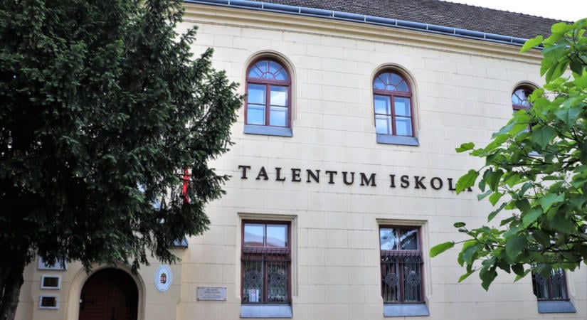 Kirándulással indul a tanév: ebben a tatai iskolában nem csak az első nap más az átlagosnál