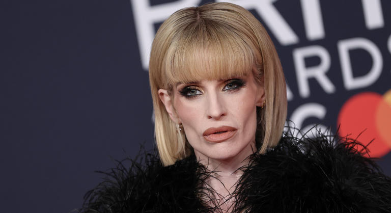 Kelly Osbourne belerokkant a gyászba: Úgy néztem ki, mint a k*baszott kriptaszökevény