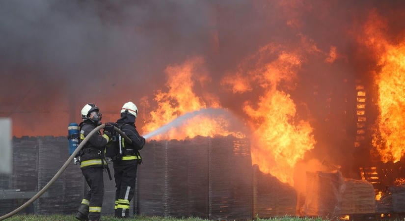 Újabb tűzeset Somogyban: melléképület is lángra kapott Csurgón