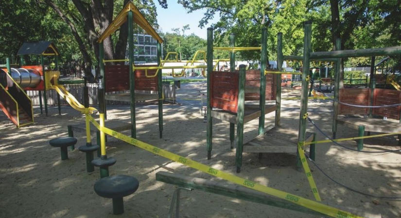 Mi történt? Ezért vonult ki a hatóság a hajdú-bihari játszóterekre – itt kőkemény lesz a következmény