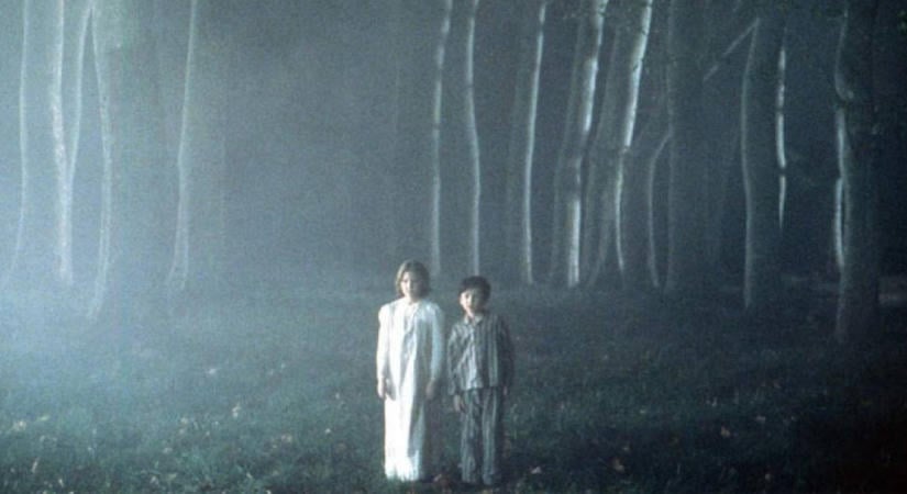 Halloweeni hangolodás: az 10 legjobb kísértetházas film