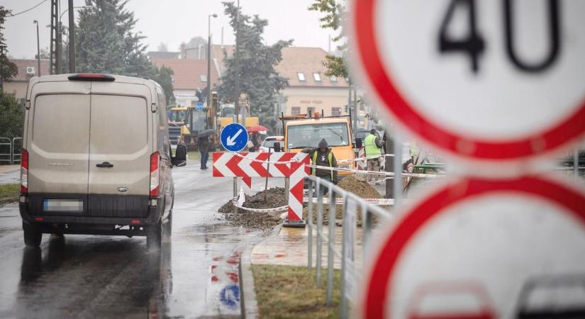 Itt lassíthatja a forgalmat közúti munkavégzés a Jászkunságban