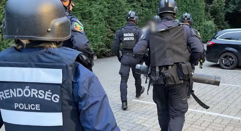 Csaló duguláselhárító bandát kapcsoltak le a pesti agglomerációban, nagyüzemben vertek át mindenkit aztán megérkeztek a rendőrök