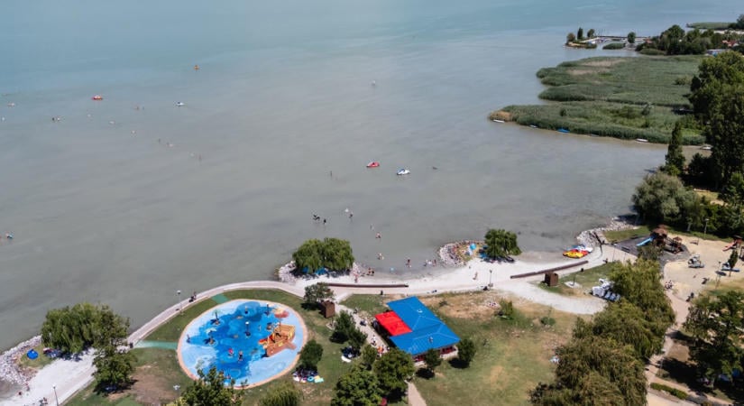 Megtorpant a turizmus, a Balaton forgalma is visszaesett