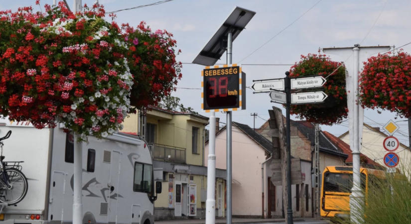 Putnok: sebességet mérnek a báli bevételből