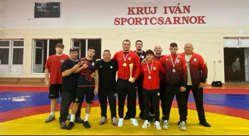 Öt érmet szereztek a dorogi birkózók két budapesti versenyen