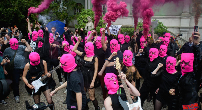Az ügynök akár hős is lehet: a Pussy Riot tagjának beszervezése rámutat, hogy fenyegetettségben nincs szabad döntés