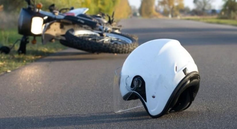 Elhunyt a motoros, aki balesetet szenvedett Litérnél