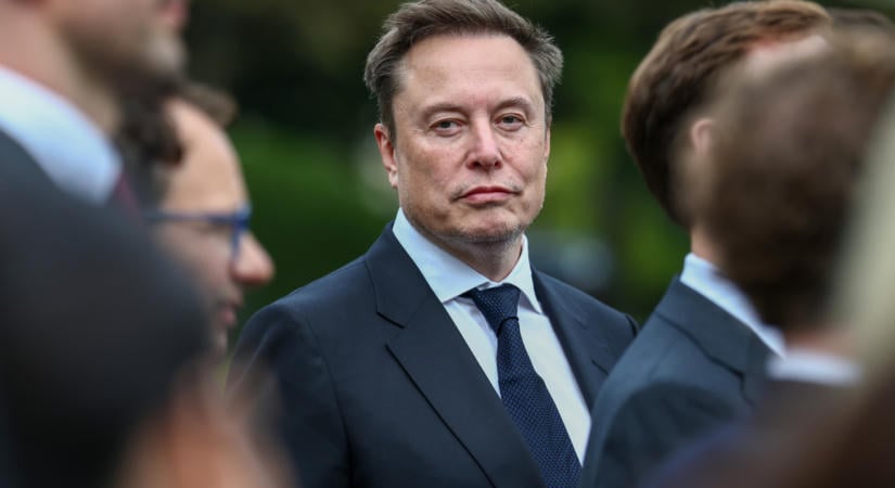 Óriási üzlet készülhet, egyesülhet Elon Musk két birodalma, a Tesla és a SpaceX