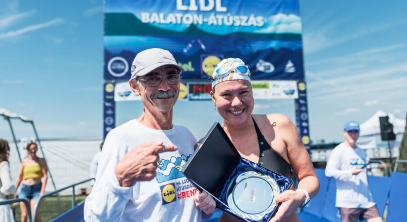 Lezajlott a Balaton-átúszás, célba ért a verseny történetének 250 ezredik úszója is