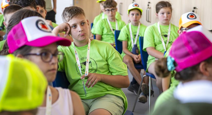 Egy hétre egyetemisták lettek a győri általános iskolások