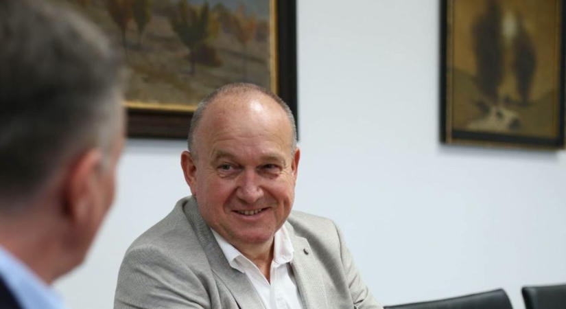 Az állatorvosi ügyeletről is egyeztetett a polgármester