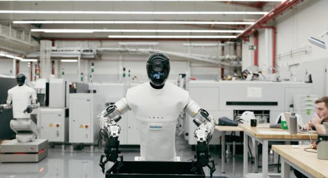 Ládapakoló humanoidok és gázszivárgást szimatoló robotkutyák