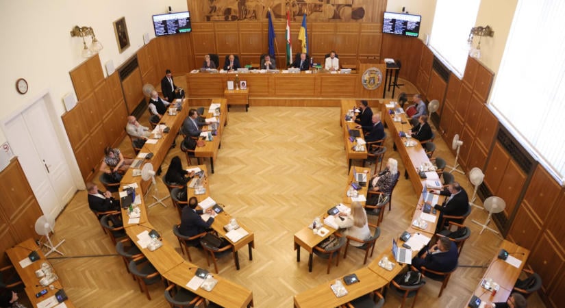 Fontos döntéseket hozott a pécsi közgyűlés