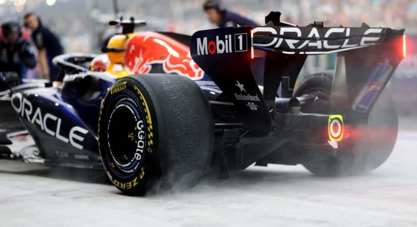 Vizsgálat indult Verstappen ellen, veszélyben a szingapúri rajtelsőség