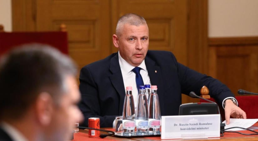 Visszavárják a honvédséghez az oltást megtagadó katonákat