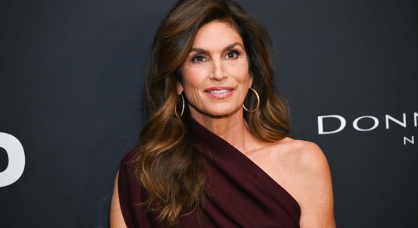 Cindy Crawford 60 évesen is ragyog, és ez nem véletlen