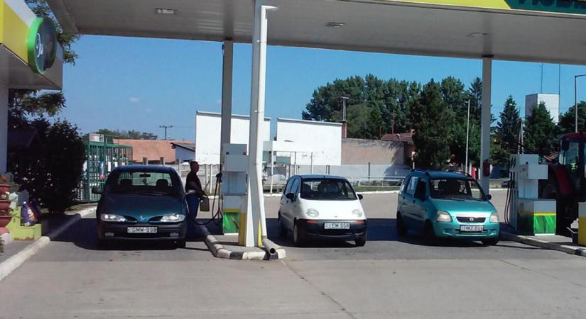 Véget ért a benzinpánik, visszaesett a kiskereskedelem