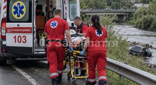 Folyóba hajtott egy autó az Ungvári járásban, hárman megsérültek