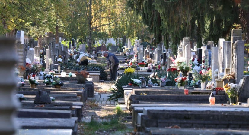 Lassan gyertyafénybe borul a nyíregyházi temető – közeledik mindenszentek (fotókkal)
