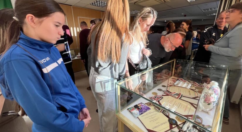 Kiállítással tisztelegtek Szalay Gyöngyi emléke és az atlantai olimpián elért sikere előtt