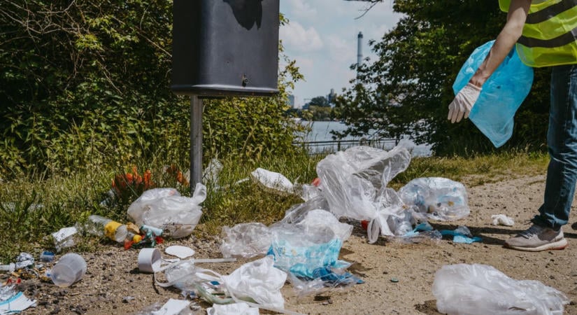 Tragédia a hulladékkezelésünk: a szemetünk több mint fele a földbe kerül