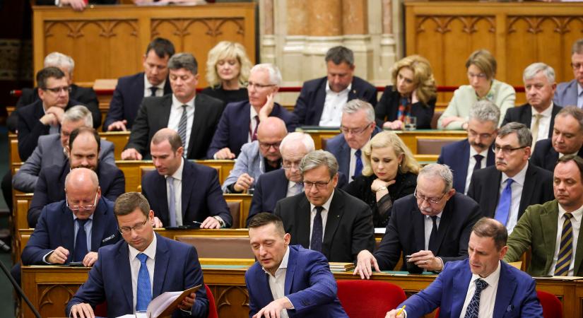 Persze, a Rogán Antal holdudvarában történt bűncselekménynél nincs megbánó maffiózó