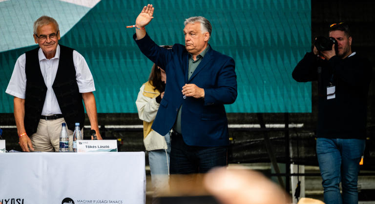 Orbán Viktor Tusványoson: Elnézést kell kérnem önöktől, az országot felforgató miniszterelnök a mi sorainkból érkezett