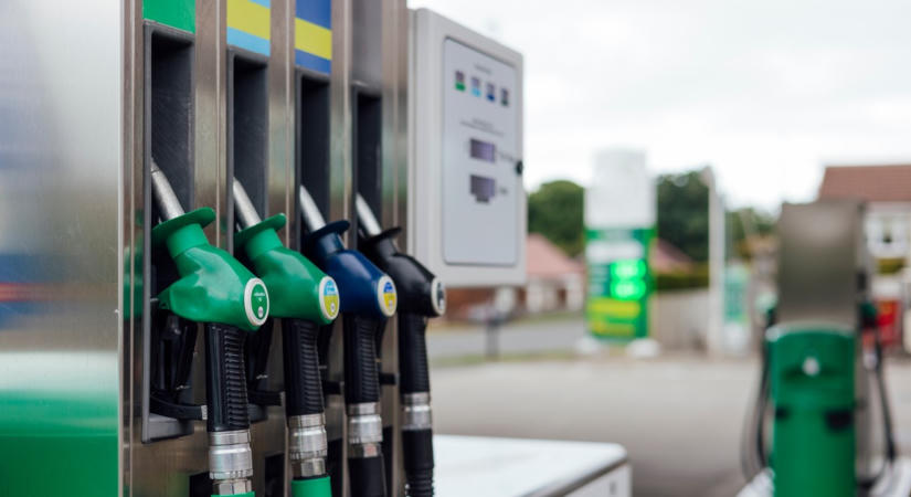 Holnaptól megint drágul a tankolás: ennyivel emelkedik a benzin és a dízel