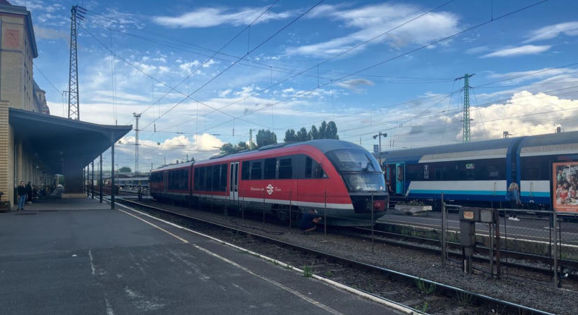 Káosz a Budapest–Pécs vonalon, fennakadások Szentlőrincnél