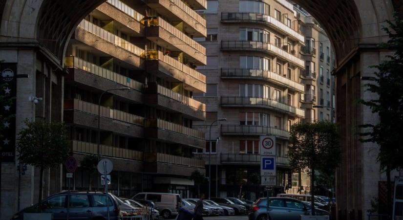 Hatalmas változás történt a budapesti Madách téren, Vitézy Dávid posztolt róla