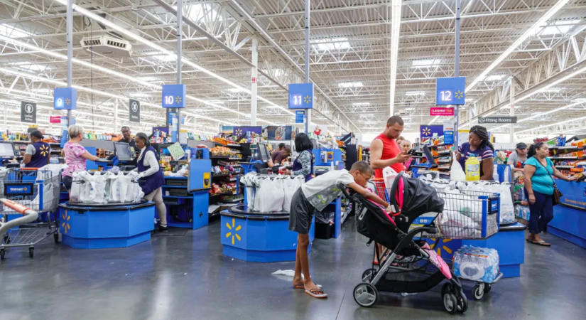 Amerikában a szupermarketek kasszásainak bíróságon kell megküzdeniük a jogért, hogy leülhessenek